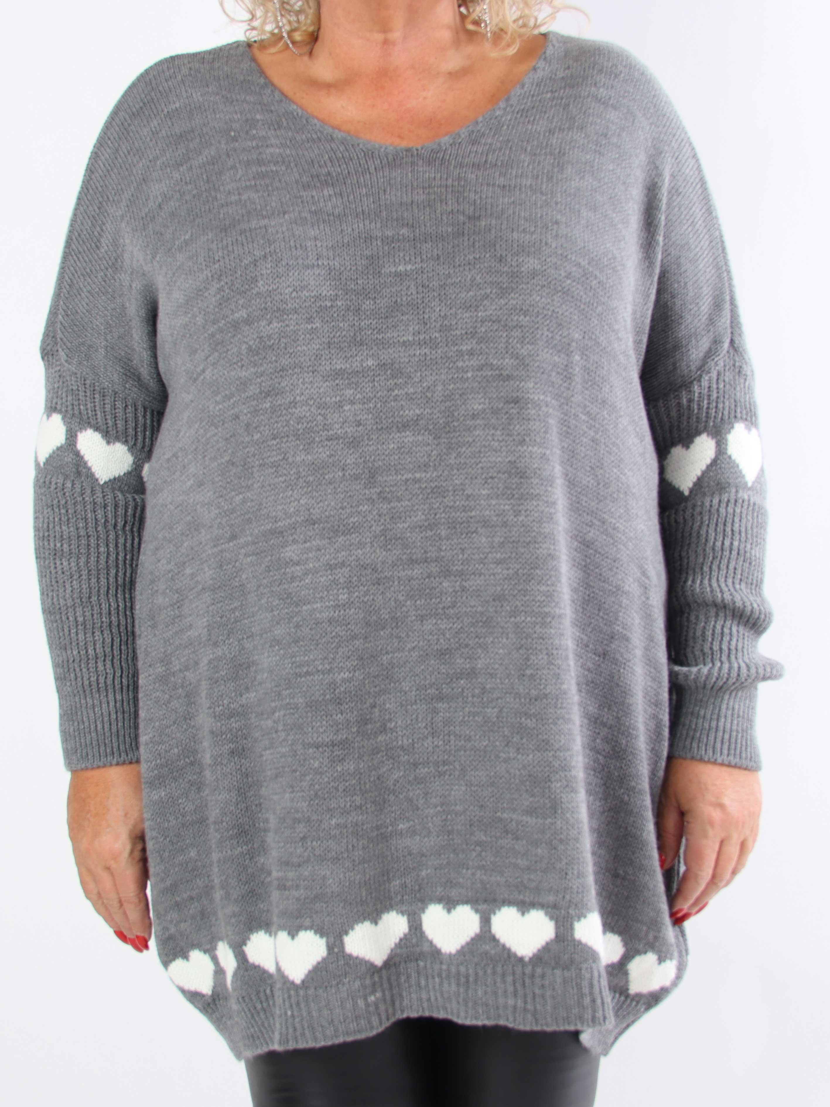 Katerina - Plus size-stickad tröja med söta hjärtdetaljer